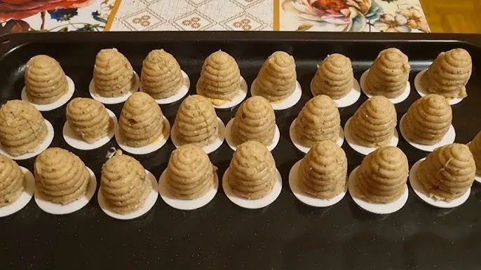 Jak zrobić ule ciastka - prosty przepis na pyszne no-bake desery