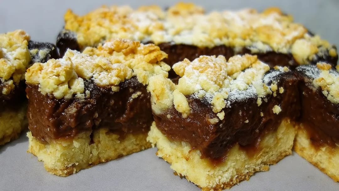 Pyszne ciasto z budyniem z olejem - łatwy przepis krok po kroku