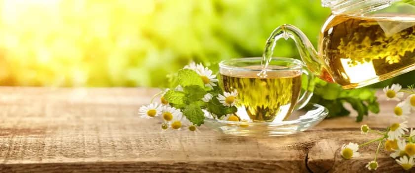 Jaką herbatę pić przy refluksie, aby złagodzić objawy i dolegliwości