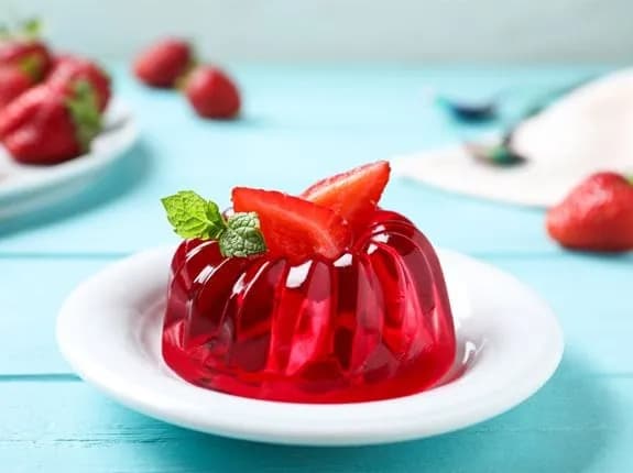 Czy można pić galaretkę? Odkryj zdrowe sposoby na jej spożycie