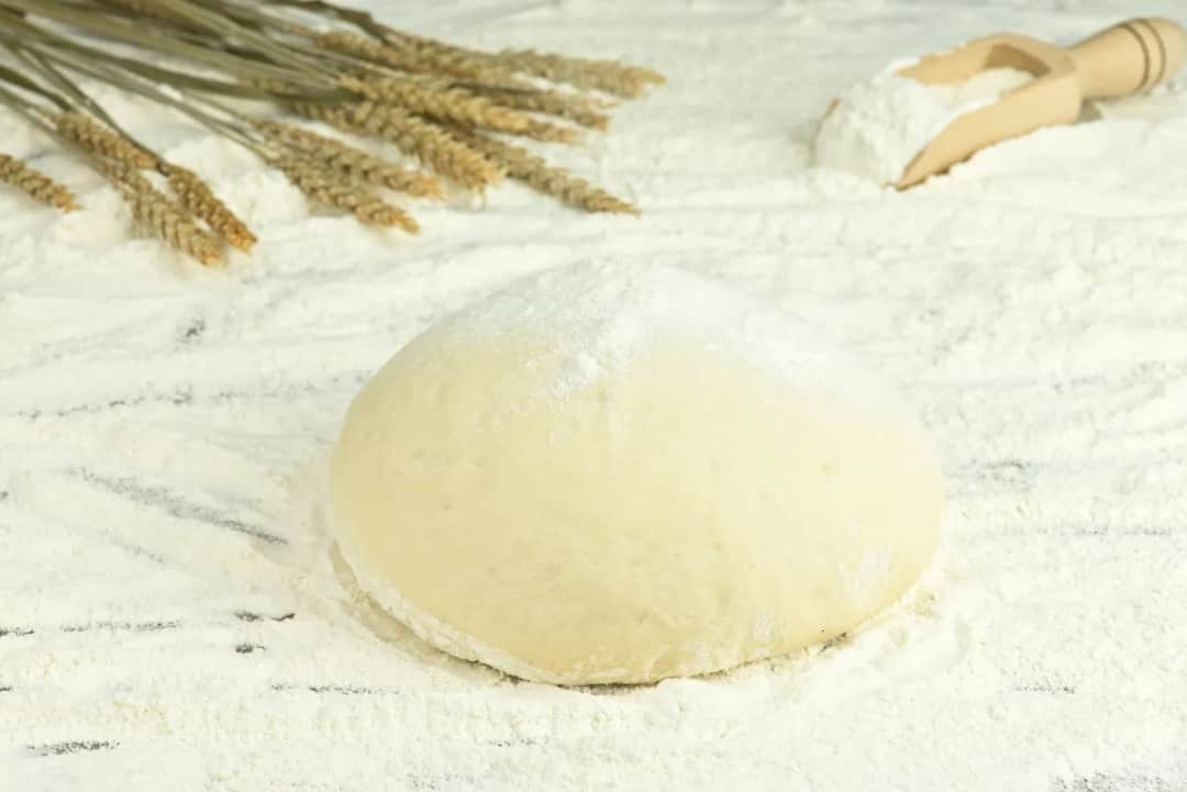 Ciasto drożdżowe mrożone przepisy: proste sposoby na idealne wypieki