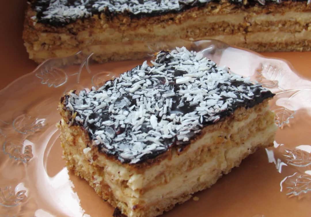 Prosty przepis na ciasto mannowiec, które zachwyci Twoich gości