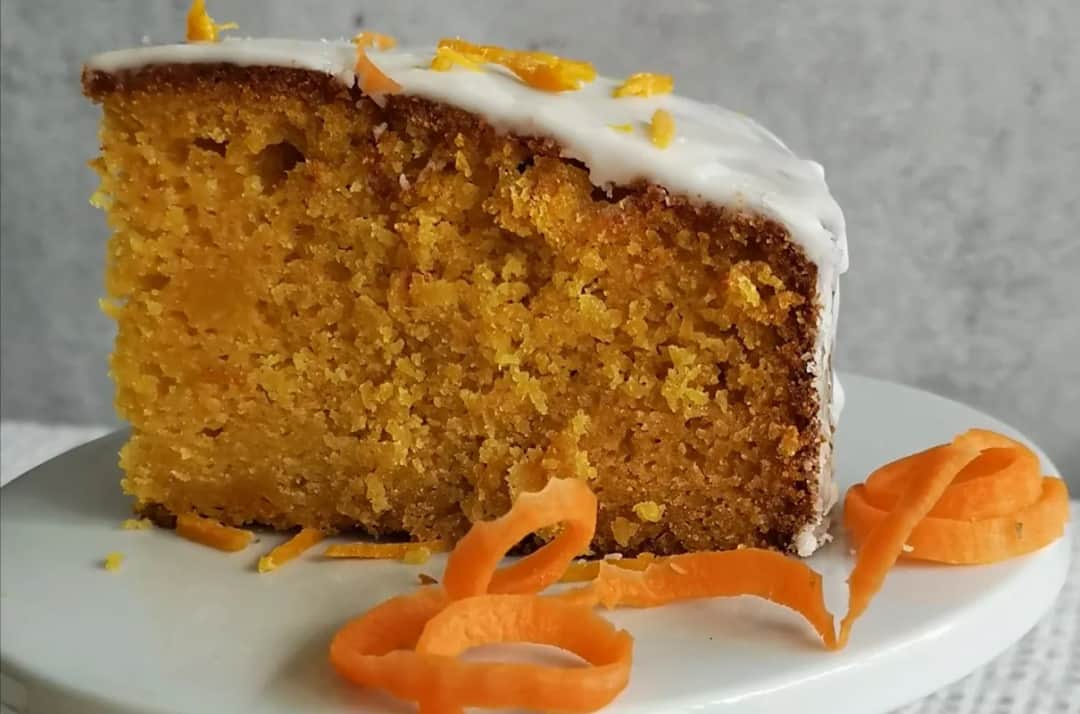 Pyszne ciasto z sokiem pomarańczowym - prosty przepis krok po kroku