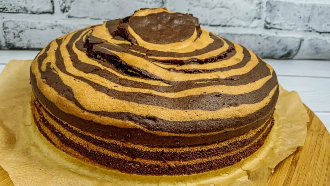 Prosty przepis na ciasto zebra, które zachwyci Twoich gości